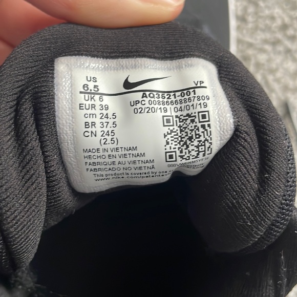 Men’s Nike Air Precision II Basketball Shoes - Picture 9 of 10